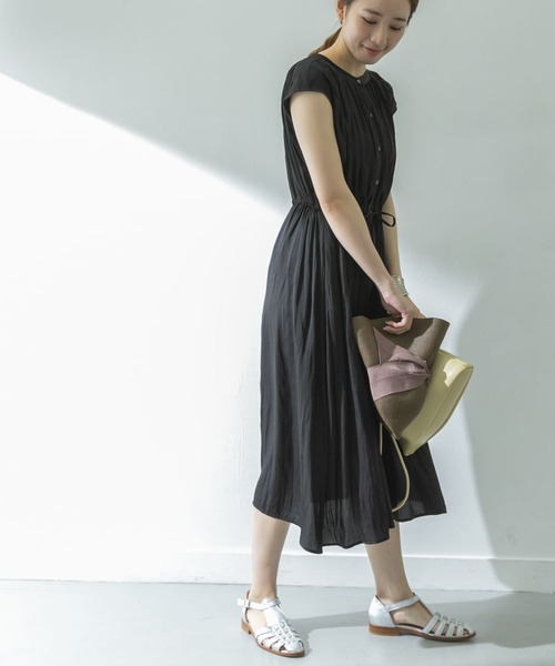 URBAN RESEARCH（アーバンリサーチ）の「フレンチスリーブヴィンテージサテンドロストワンピース（ワンピース・レディース・ブラウン/ベージュ系その他/ブラック・FREE）」の18枚目の写真