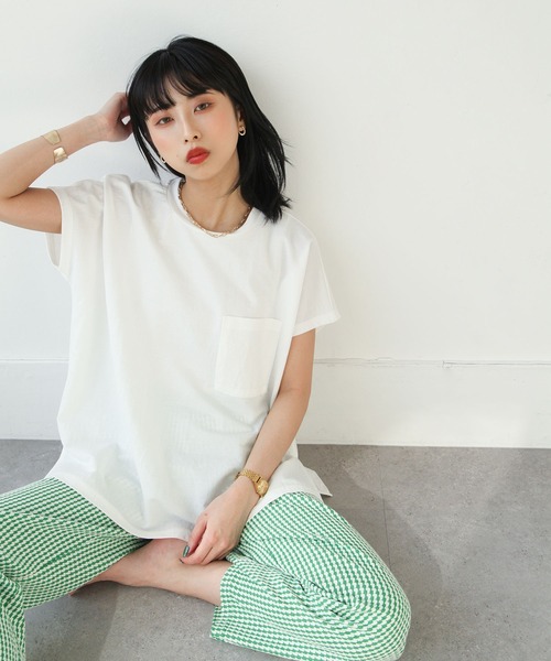 Chillfar(チルファー)の「ポケット付きビッグTシャツ(Tシャツ/カットソー・レディース・グリーン/ダークグレー/オフホワイト/ベージュ/ブラック・MEDIUM/LARGE)」の1枚目の写真