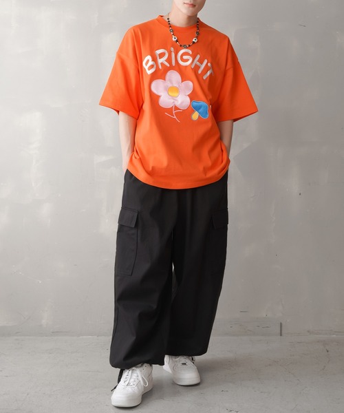 SPINNS(スピンズ)の「【ビッグシルエット】FLOWER MUSH 刺繍ワッペン ビッグTシャツ(Tシャツ/カットソー・メンズ・ホワイト/ブラック/ロイヤルブルー/オレンジ/レッド・ONESIZE)」の10枚目の写真