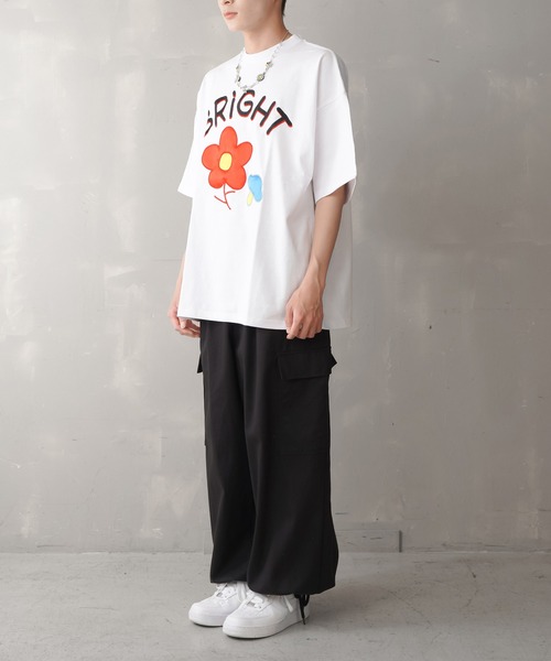 SPINNS(スピンズ)の「【ビッグシルエット】FLOWER MUSH 刺繍ワッペン ビッグTシャツ(Tシャツ/カットソー・メンズ・ホワイト/ブラック/ロイヤルブルー/オレンジ/レッド・ONESIZE)」の13枚目の写真