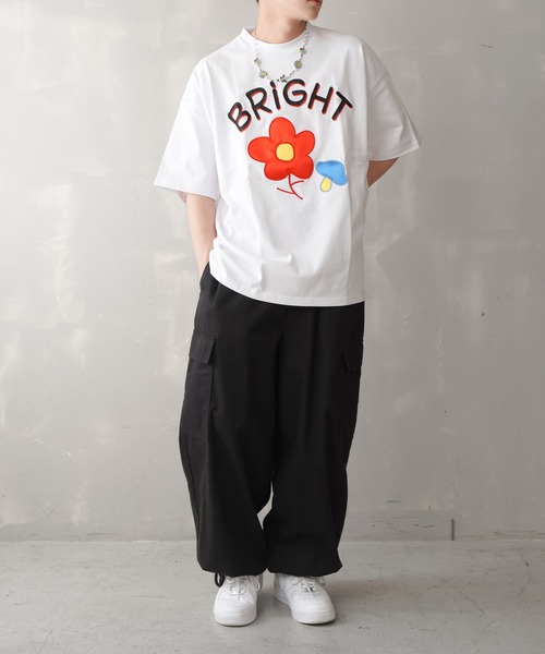 SPINNS(スピンズ)の「【ビッグシルエット】FLOWER MUSH 刺繍ワッペン ビッグTシャツ(Tシャツ/カットソー・メンズ・ホワイト/ブラック/ロイヤルブルー/オレンジ/レッド・ONESIZE)」の16枚目の写真