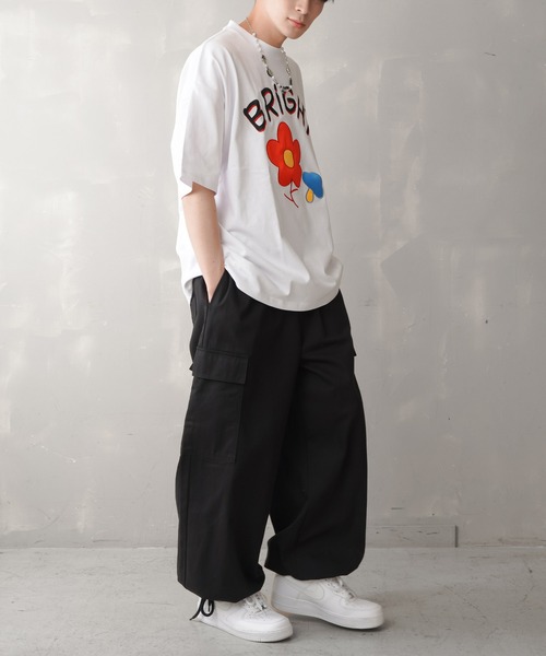 SPINNS(スピンズ)の「【ビッグシルエット】FLOWER MUSH 刺繍ワッペン ビッグTシャツ(Tシャツ/カットソー・メンズ・ホワイト/ブラック/ロイヤルブルー/オレンジ/レッド・ONESIZE)」の17枚目の写真