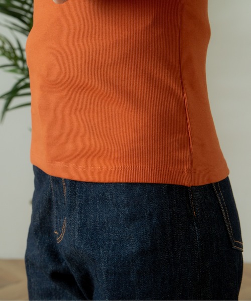 ANGIE(アンジー)の「【前後2WAY】スクエアネックリブタンクトップ(タンクトップ・レディース・ブラック/ブラウン/オフホワイト/カーキ/オレンジ・FREE)」の11枚目の写真