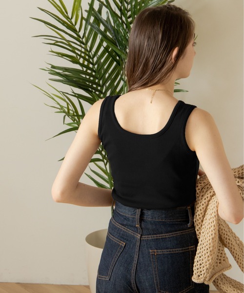 ANGIE(アンジー)の「【前後2WAY】スクエアネックリブタンクトップ(タンクトップ・レディース・ブラック/ブラウン/オフホワイト/カーキ/オレンジ・FREE)」の8枚目の写真