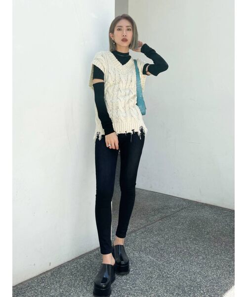 EMODA（エモダ）の「ミックスオーバーベスト（ベスト・レディース・ホワイト/ブラック/ブルー/キャメル・FREE）」の16枚目の写真