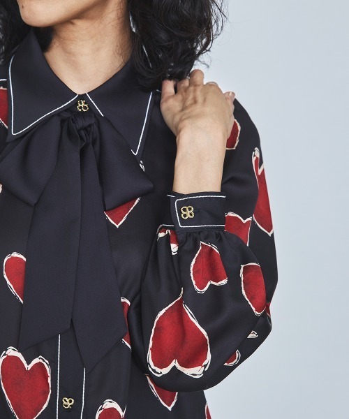 DOUBLE STANDARD CLOTHING(ダブルスタンダードクロージング)の「ハート柄サテンボウタイブラウス(シャツ/ブラウス・レディース・ブラック×レッド・38/36)」の10枚目の写真