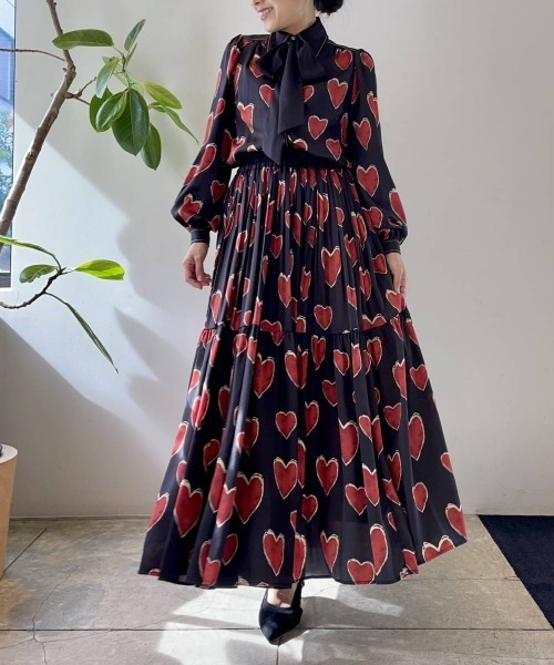 DOUBLE STANDARD CLOTHING(ダブルスタンダードクロージング)の「ハート柄サテンボウタイブラウス(シャツ/ブラウス・レディース・ブラック×レッド・38/36)」の13枚目の写真
