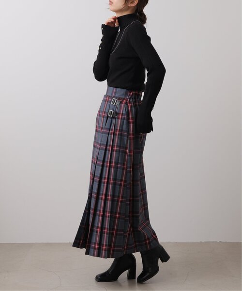 frames RAY CASSIN(フレームスレイカズン)の「袖口ボタン開き リブタートルプルオーバー(ニット/セーター・レディース・ブラック/ベージュ/レッド/オフホワイト/サックスブルー/イエロー/グリーン/ブラウン・FREE)」の10枚目の写真