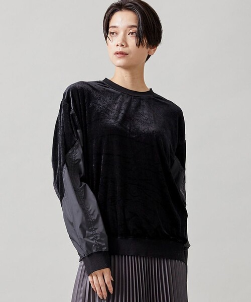 TOGA PULLA(トーガ プルラ)の「【TOGA PULLA(トーガプルラ)】ベロアジャージートップ TP22-JL262(Tシャツ/カットソー・レディース・ホワイト/ブラック・36)」の2枚目の写真