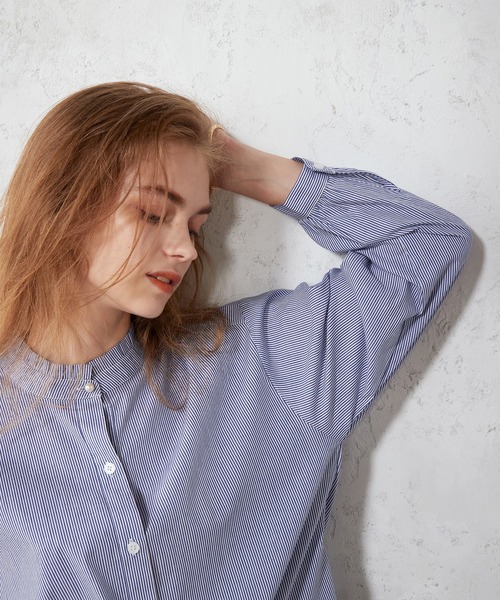 LE SOUK HOLIDAY(ルスークホリデー)の「パールボタンストライプシャツ(シャツ/ブラウス・レディース・ブラック/ブルー・M/L)」の6枚目の写真