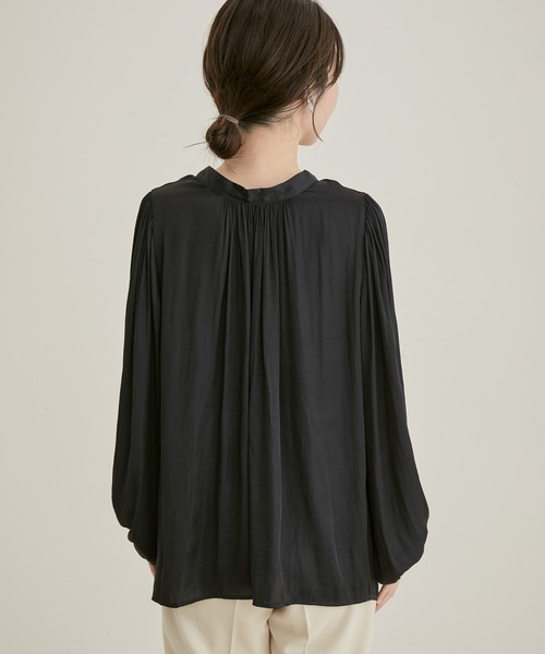 VIS（ビス）の「【洗える】【前後2WAY】サテンギャザースタンドブラウス（シャツ/ブラウス・レディース・パープル/ネイビー/ベージュ系その他/キナリ/ピンク系その他2・FREE）」の20枚目の写真