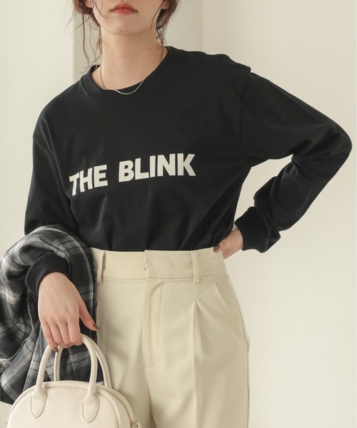 ANGIE(アンジー)の「フロッキー ロゴ / 箔 メタリック プリント ロンT(Tシャツ/カットソー・レディース・ブラック/ホワイト×パープル/ホワイト×グリーン/ホワイト×ブラック/ホワイト系その他/ベージュ系その他2/ホワイト系その他2/ネイビー×ホワイト/アッシュグレー/ブラック系その他2/スミクロ/ホワイト系その他3/杢グレー/カーキ/ホワイト系その他5/ホワイト系その他4/ブラック系4/ブラック系3/ブラック系2/ブラック系1/ホワイト系4/ホワイト系3/ホワイト系2/ホワイト系1/レッド系その他4/ベージュ系その他4/ブラック系その他4・MEDIUM/LARGE/SMALL)」の13枚目の写真