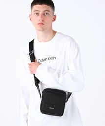 Calvin Klein（カルバン・クライン）の「ミニマルキューブ リポーターバッグ（ボディバッグ/ウエストポーチ・メンズ）」