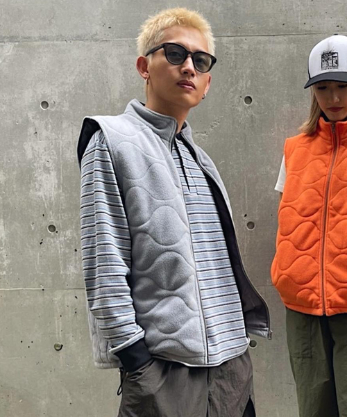 Oriens JOURNAL STANDARD（オリエンス ジャーナルスタンダード）の「キルトフリースベスト / Quilt Fleece Vest（その他アウター・メンズ・グレー/ネイビー/オレンジ・MEDIUM/LARGE）」の17枚目の写真