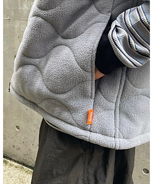 Oriens JOURNAL STANDARD（オリエンス ジャーナルスタンダード）の「キルトフリースベスト / Quilt Fleece Vest（その他アウター・メンズ・グレー/ネイビー/オレンジ・MEDIUM/LARGE）」の15枚目の写真
