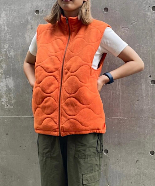 Oriens JOURNAL STANDARD（オリエンス ジャーナルスタンダード）の「キルトフリースベスト / Quilt Fleece Vest（その他アウター・メンズ・グレー/ネイビー/オレンジ・MEDIUM/LARGE）」の19枚目の写真