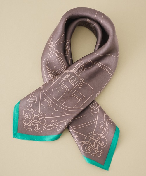 KATHARINE ROSS（キャサリンロス）の「【KATHARINE ROSS】シルクミニスカーフ(馬具柄・馬柄・バッグ柄・街柄) WEB限定（バンダナ/スカーフ・レディース・レッド/ブラック/ネイビー/ホワイト系1/ネイビー系1/イエロー系1/ベージュ系2/ブラウン系2/ブラック系2/ネイビー系2/ライトグリーン系3/オレンジ系3/ネイビー系3・MEDIUM）」の5枚目の写真