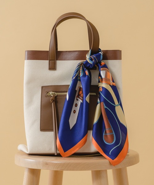 KATHARINE ROSS（キャサリンロス）の「【KATHARINE ROSS】シルクミニスカーフ(馬具柄・馬柄・バッグ柄・街柄) WEB限定（バンダナ/スカーフ・レディース・レッド/ブラック/ネイビー/ホワイト系1/ネイビー系1/イエロー系1/ベージュ系2/ブラウン系2/ブラック系2/ネイビー系2/ライトグリーン系3/オレンジ系3/ネイビー系3・MEDIUM）」の8枚目の写真