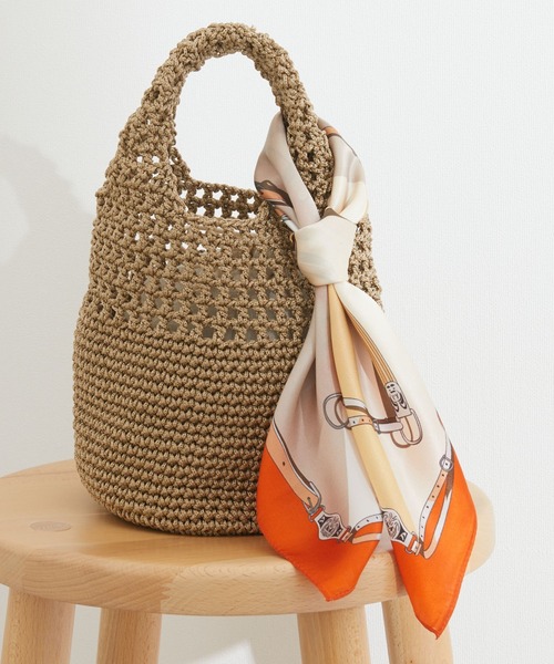 KATHARINE ROSS（キャサリンロス）の「【KATHARINE ROSS】シルクミニスカーフ(馬具柄・馬柄・バッグ柄・街柄) WEB限定（バンダナ/スカーフ・レディース・レッド/ブラック/ネイビー/ホワイト系1/ネイビー系1/イエロー系1/ベージュ系2/ブラウン系2/ブラック系2/ネイビー系2/ライトグリーン系3/オレンジ系3/ネイビー系3・MEDIUM）」の13枚目の写真