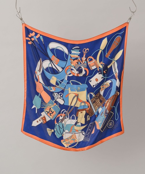 KATHARINE ROSS（キャサリンロス）の「【KATHARINE ROSS】シルクミニスカーフ(馬具柄・馬柄・バッグ柄・街柄) WEB限定（バンダナ/スカーフ・レディース・レッド/ブラック/ネイビー/ホワイト系1/ネイビー系1/イエロー系1/ベージュ系2/ブラウン系2/ブラック系2/ネイビー系2/ライトグリーン系3/オレンジ系3/ネイビー系3・MEDIUM）」の18枚目の写真