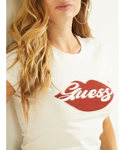 Guess(ゲス)の「Lips Logo Tee(Tシャツ/カットソー・レディース・クリーム・MEDIUM/X-SMALL/SMALL)」の4枚目の写真
