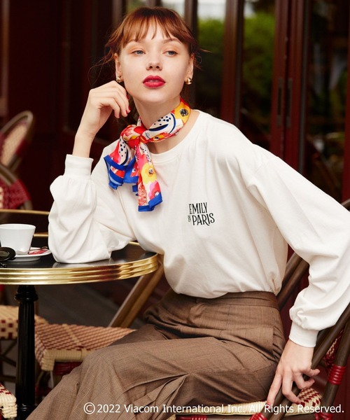 Heather（ヘザー）の「EMILY IN PARISスカーフ　157183（バンダナ/スカーフ・レディース・ホワイト系その他/レッド系その他・ONE SIZE）」の2枚目の写真