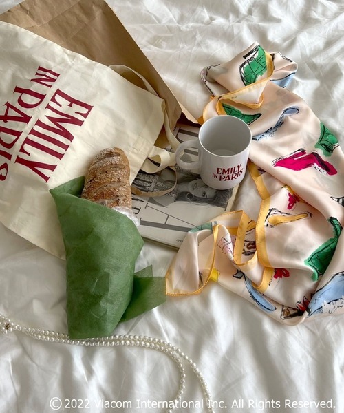 Heather（ヘザー）の「EMILY IN PARISスカーフ　157183（バンダナ/スカーフ・レディース・ホワイト系その他/レッド系その他・ONE SIZE）」の14枚目の写真