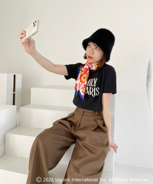 Heather（ヘザー）の「EMILY IN PARISスカーフ　157183（バンダナ/スカーフ・レディース・ホワイト系その他/レッド系その他・ONE SIZE）」の19枚目の写真