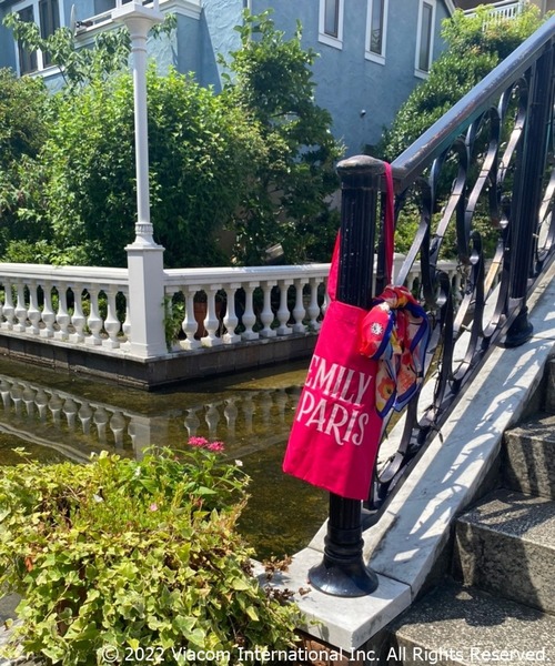 Heather（ヘザー）の「EMILY IN PARISスカーフ　157183（バンダナ/スカーフ・レディース・ホワイト系その他/レッド系その他・ONE SIZE）」の22枚目の写真