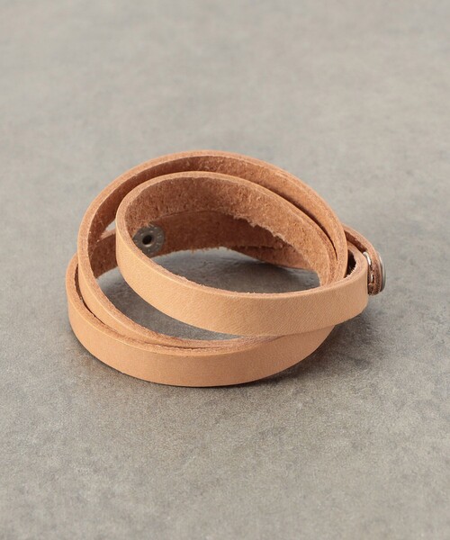 hobo(ホーボー)の「hobo/ホーボー TRIPLE WRAP BRACELET OILED COW LEATHER/トリプル ラップ ブレスレッド オイルド カウレザー(ブレスレット・メンズ・ブラック/ネイビー・フリ-)」の3枚目の写真