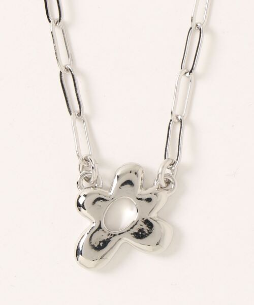 LOWRYS FARM（ローリーズファーム）の「フラワーチェーンネックレス　169390（ネックレス・レディース・シルバー/ゴールド・FREE）」の6枚目の写真