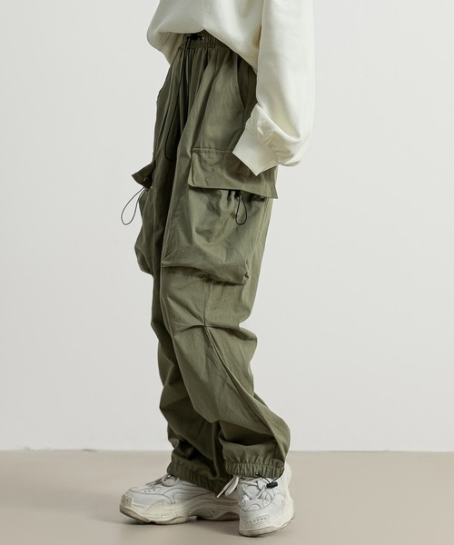 23万美品！TOM FORD ドローコード付き カーゴパンツ 31 カーキ 23万美品！TOM FORD ドローコード付き カーゴパンツ 31 カーキ