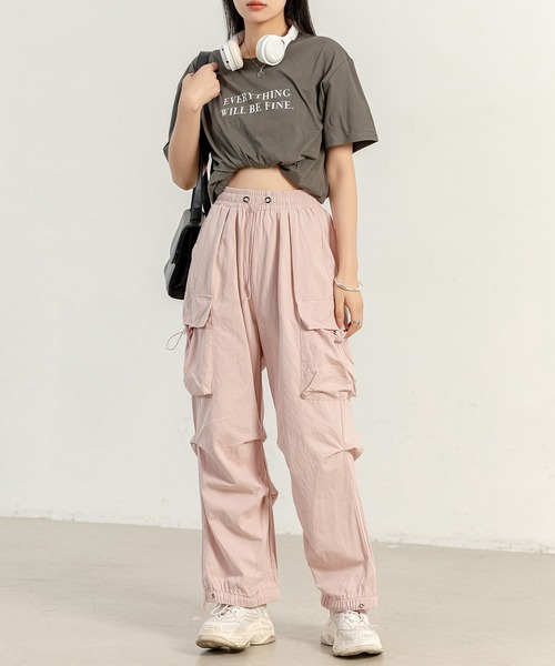 DAY CLOSET（デイ クローゼット）の「【ドローコード調節可能】ストリートからゆるっと愛されまで。メンズライクルーズカーゴパンツ レディース（カーゴパンツ・レディース・グレー/ブラック/カーキ/ベージュ/アイボリー/ライトカーキ/ピンク・S/M/L）」の11枚目の写真