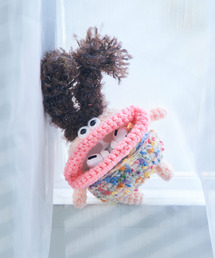 SiNCERE（シンシア）の「〈macaroni edge/マカロニエッジ〉毛糸のマスコット エアポッズケース(AirPods/AirPodsPro)（ヘッドフォン/イヤホン）」