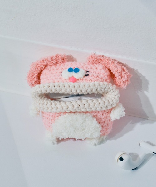 macaroni edge(マカロニエッジ)の「〈macaroni edge/マカロニエッジ〉毛糸のマスコット エアポッズケース(AirPods/AirPodsPro)(ヘッドフォン/イヤホン・レディース・レッド系/ピンク系2/ブルー系/ライトグリーン系/ベージュ系/オレンジ系/マルチ/ピンク系/ブラック系/サーモンピンク/パープル/エメラルド/ライトブルー/ライトグリーン/ライトベージュ/イエロー系/グレー/ライトピンク・1/2/3/4)」の12枚目の写真