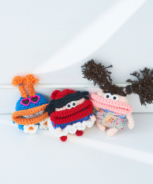 macaroni edge（マカロニエッジ）の「〈macaroni edge/マカロニエッジ〉毛糸のマスコット エアポッズケース(AirPods/AirPodsPro)（ヘッドフォン/イヤホン・レディース・レッド系/ピンク系2/ブルー系/ライトグリーン系/ベージュ系/オレンジ系/マルチ/ピンク系/ブラック系/サーモンピンク/パープル/エメラルド/ライトブルー/ライトグリーン/ライトベージュ/イエロー系・1/2/3/4）」の20枚目の写真