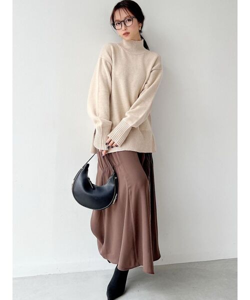 RESEXXY（リゼクシー）の「シャーリングマーメイドスカート（スカート・レディース・ホワイト/ブラック/ブラウン・FREE）」の4枚目の写真