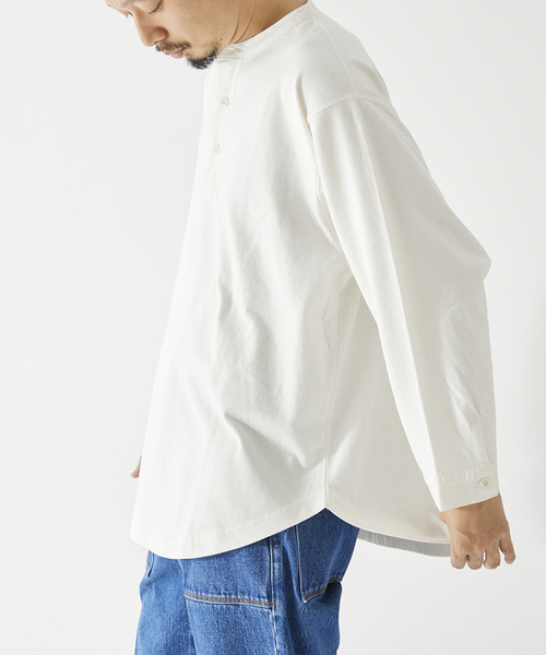 ARMY TWILL(アーミーツイル)の「【ARMY TWILL / アーミーツイル】別注 ヘンリーネック ロンT(Tシャツ/カットソー・メンズ・ホワイト/ベージュ/ネイビー・LARGE/MEDIUM)」の9枚目の写真