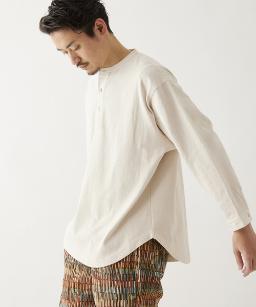 ARMY TWILL(アーミーツイル)の「【ARMY TWILL / アーミーツイル】別注 ヘンリーネック ロンT(Tシャツ/カットソー・メンズ・ホワイト/ベージュ/ネイビー・LARGE/MEDIUM)」の21枚目の写真