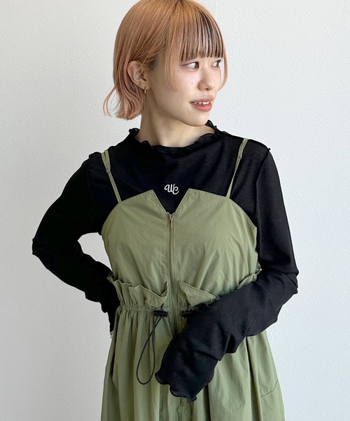 w closet(ダブルクローゼット)の「フィンガーホールボトルネックプルオーバー(その他トップス・レディース・ブラック/オフホワイト/ピンク・FREE)」の2枚目の写真