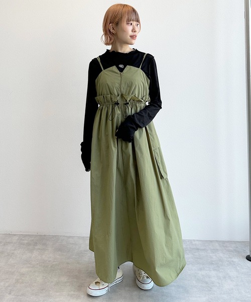 w closet(ダブルクローゼット)の「フィンガーホールボトルネックプルオーバー(その他トップス・レディース・ブラック/オフホワイト/ピンク・FREE)」の12枚目の写真