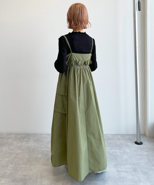 w closet(ダブルクローゼット)の「フィンガーホールボトルネックプルオーバー(その他トップス・レディース・ブラック/オフホワイト/ピンク・FREE)」の5枚目の写真