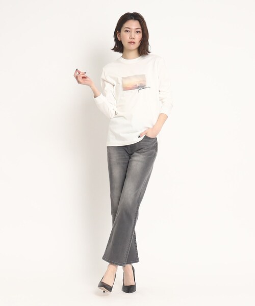 COUP DE CHANCE(クードシャンス)の「【WORLD for the World】フォト&メッセージプリント長袖Tシャツ(Tシャツ/カットソー・レディース・アイボリー/ブラック・38/40)」の10枚目の写真