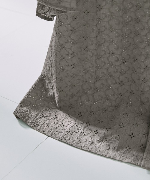 EMMA CLOTHES(エマクローズ)の「レース刺繍シアーレギュラーカラー半袖シャツ EMMA CLOTHES(シャツ/ブラウス・メンズ・チャコール/ブラック/グレー・M/L)」の13枚目の写真