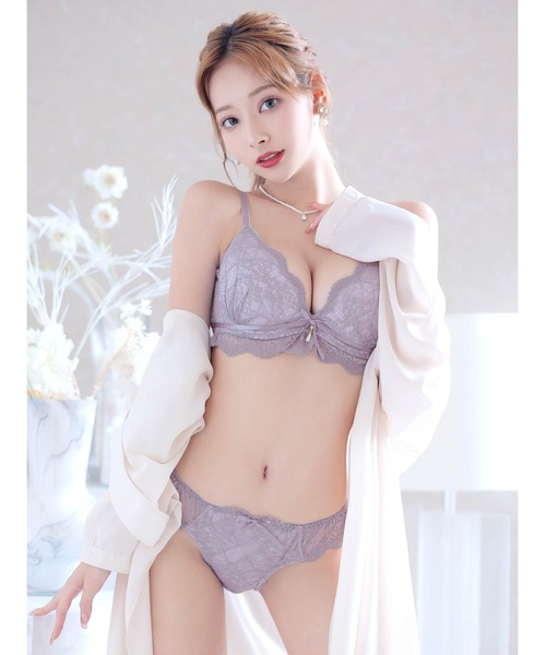 DRW(ドロー)の「【新色登場】上品かわいいバック透けデザイン!レーシィ スカラップ ブラジャー & フルバック ショーツ セット(ブラ&ショーツ・レディース・ラベンダー/テラコッタ/グリーン/グレー・A65/B65/B70/B75/C65/A75/A70/C70/D65/C75/D75/D70)」の18枚目の写真