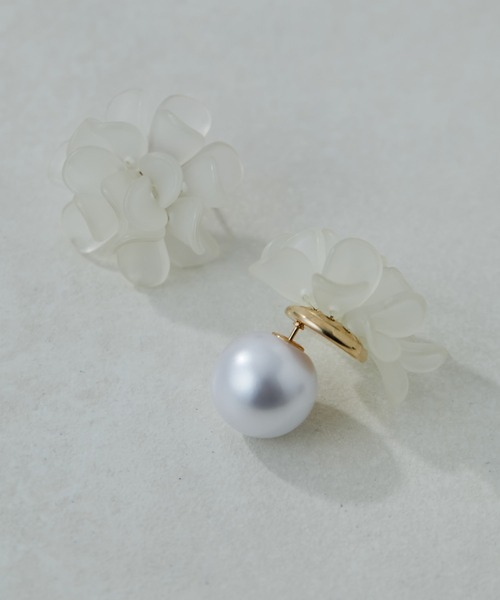 ear PAPILLONNER（イアパピヨネ）の「フローフラワーパールキャッチピアス（ピアス（両耳用）・レディース・オレンジ/ホワイト・FREE）」の4枚目の写真