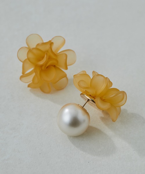 ear PAPILLONNER（イアパピヨネ）の「フローフラワーパールキャッチピアス（ピアス（両耳用）・レディース・オレンジ/ホワイト・FREE）」の9枚目の写真