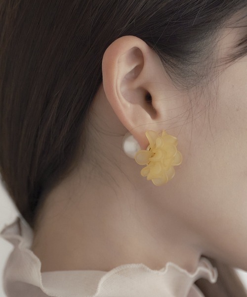 ear PAPILLONNER（イアパピヨネ）の「フローフラワーパールキャッチピアス（ピアス（両耳用）・レディース・オレンジ/ホワイト・FREE）」の13枚目の写真