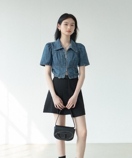 Achic(アシック)の「デニム素材前ファスナー開けトップス(シャツ/ブラウス・レディース・ブルー・M)」の9枚目の写真