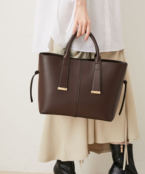 VIS（ビス）の「【A4収納】ゴールド金具付きノットトートバッグ/通勤・通学対応（トートバッグ・レディース・ブラック/ダークブラウン/ベージュ・FREE）」の12枚目の写真